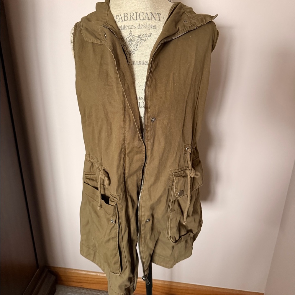 Utility khaki vest